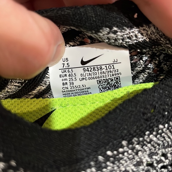 Nike Free Run Flyknit 2018. Mens. 942838-101 - Picture 9 of 9